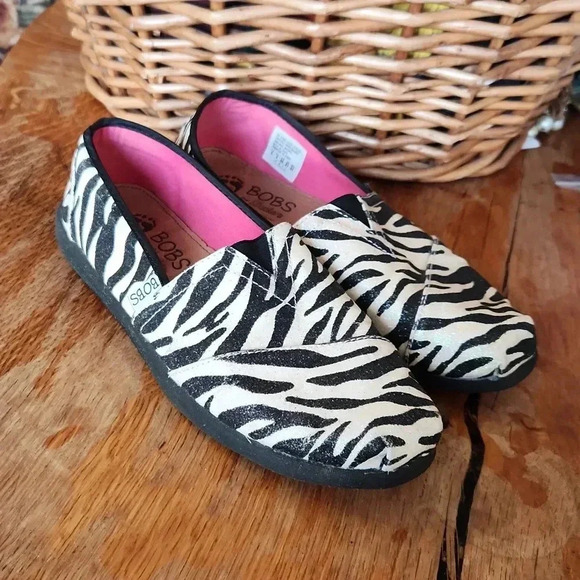 Bobs Zebra Flats Size 6 - Picture 1 of 12